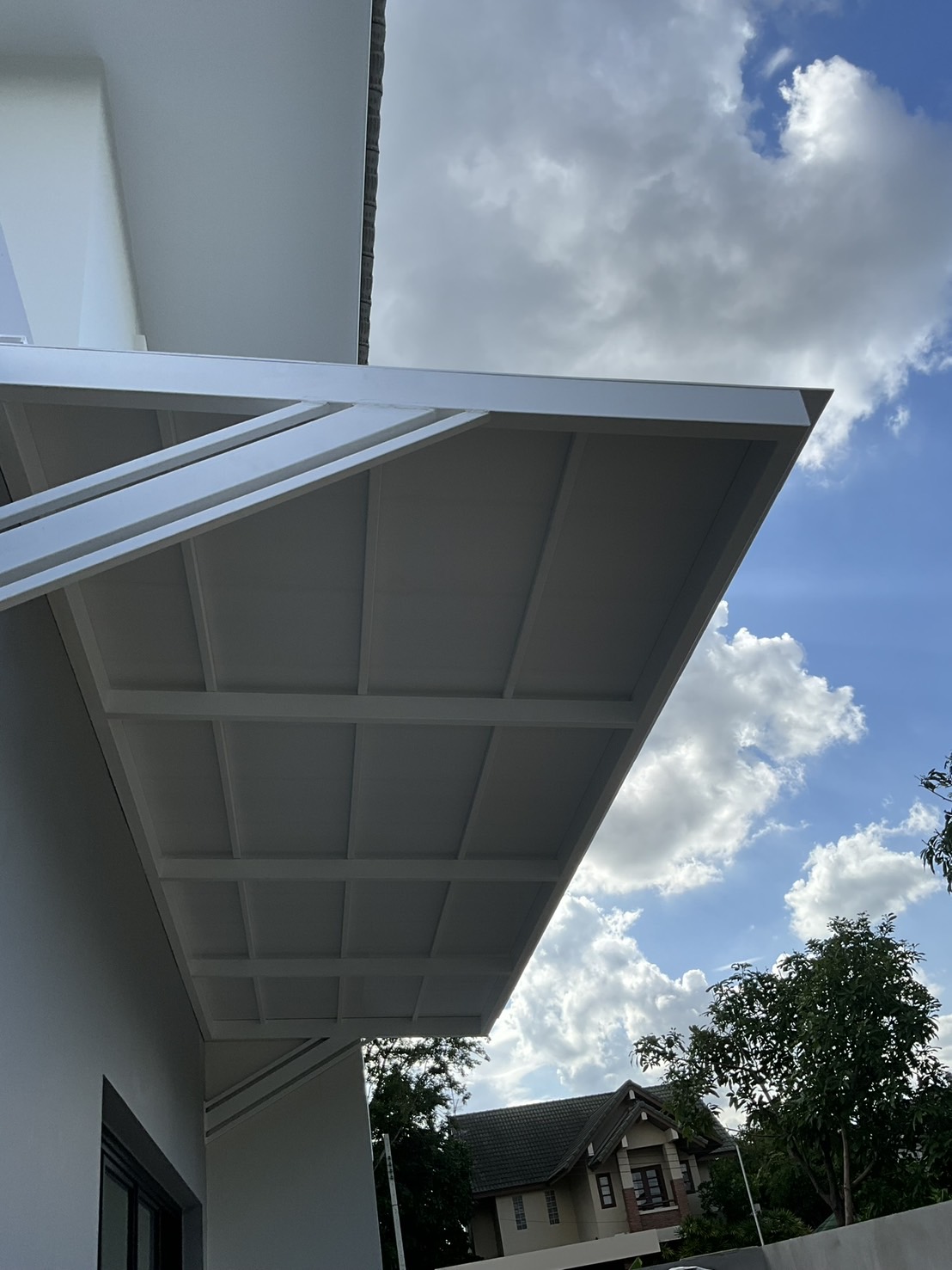 13 - https://หลังคาโรงจอดรถ.com | ช่างเอก บริการรับติดตั้งหลังคาโรงจอดรถครบวงจร ควบคุมงานโดยทีมวิศวกรมืออาชีพ พร้อมออกแบบ 3D ฟรี มีวัสดุหลายชนิดให้เลือก มั่นใจในโครงสร้างแข็งแรง สวยงาม พร้อมของแถมหลายรายการ