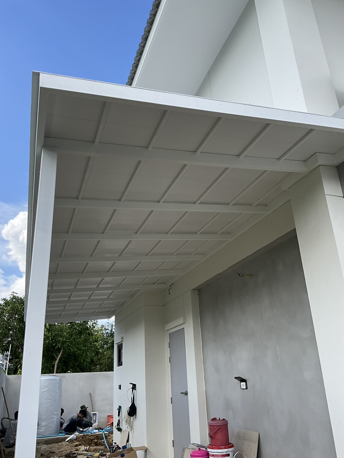 16 - https://หลังคาโรงจอดรถ.com | ช่างเอก บริการรับติดตั้งหลังคาโรงจอดรถครบวงจร ควบคุมงานโดยทีมวิศวกรมืออาชีพ พร้อมออกแบบ 3D ฟรี มีวัสดุหลายชนิดให้เลือก มั่นใจในโครงสร้างแข็งแรง สวยงาม พร้อมของแถมหลายรายการ