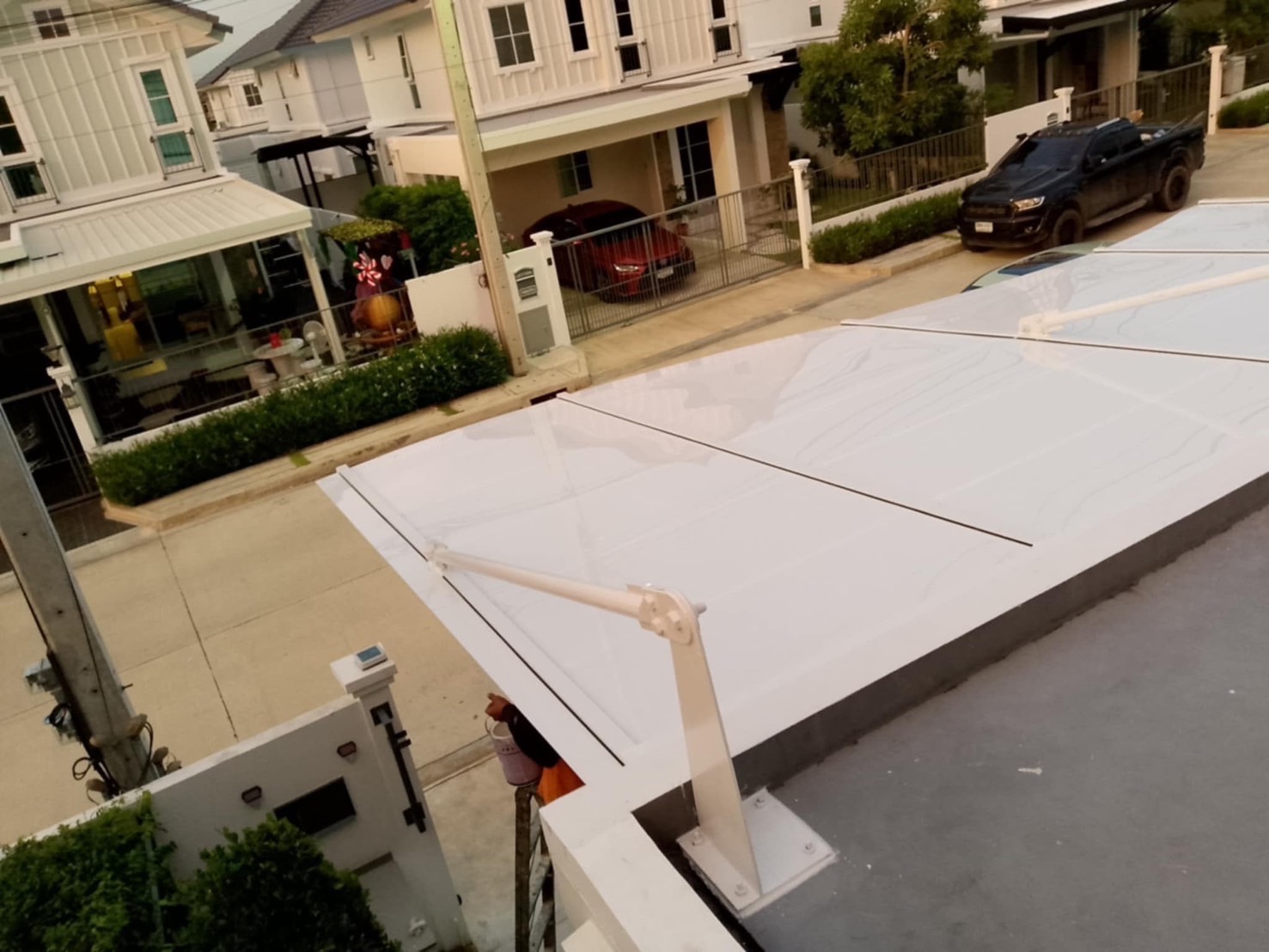 33 - https://หลังคาโรงจอดรถ.com | ช่างเอก บริการรับติดตั้งหลังคาโรงจอดรถครบวงจร ควบคุมงานโดยทีมวิศวกรมืออาชีพ พร้อมออกแบบ 3D ฟรี มีวัสดุหลายชนิดให้เลือก มั่นใจในโครงสร้างแข็งแรง สวยงาม พร้อมของแถมหลายรายการ