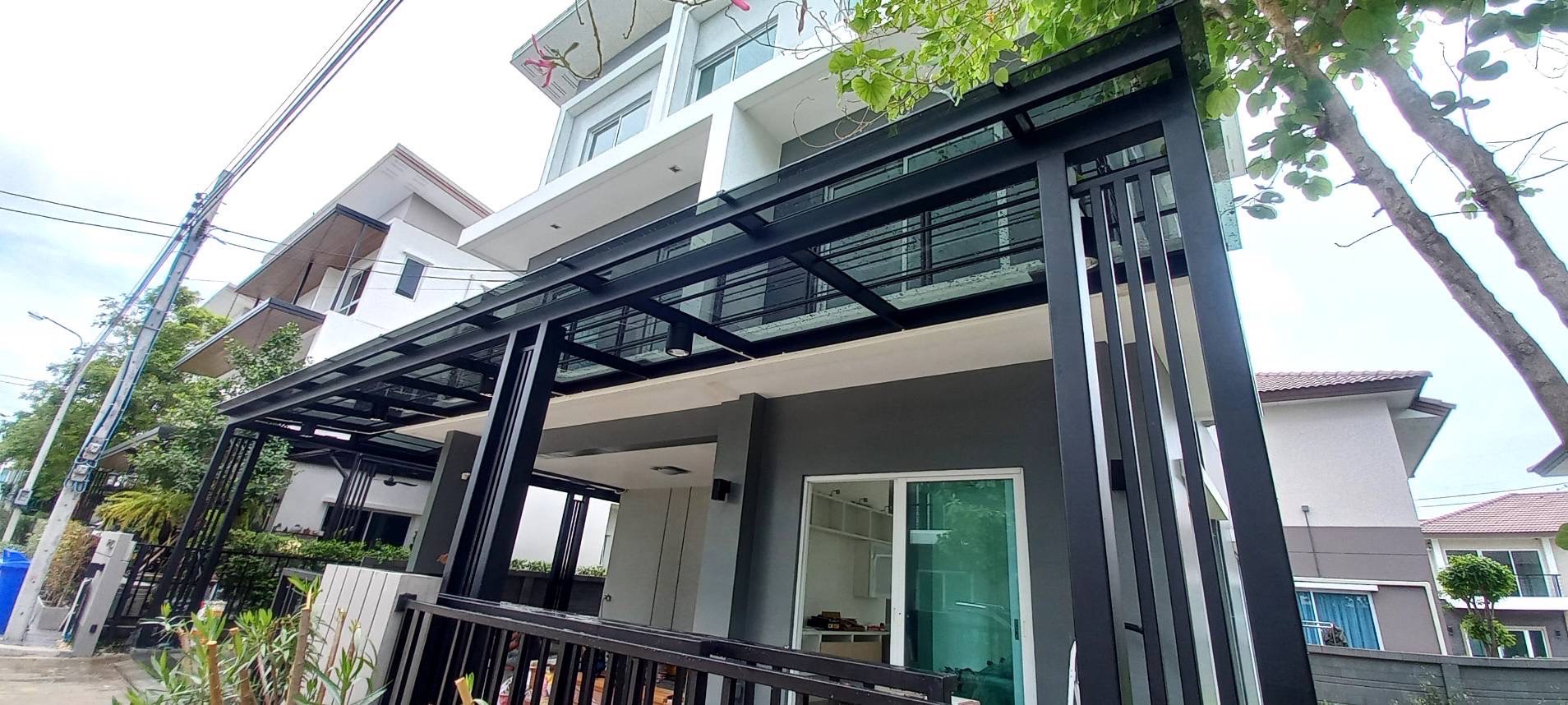 5 - https://หลังคาโรงจอดรถ.com | ช่างเอก บริการรับติดตั้งหลังคาโรงจอดรถครบวงจร ควบคุมงานโดยทีมวิศวกรมืออาชีพ พร้อมออกแบบ 3D ฟรี มีวัสดุหลายชนิดให้เลือก มั่นใจในโครงสร้างแข็งแรง สวยงาม พร้อมของแถมหลายรายการ