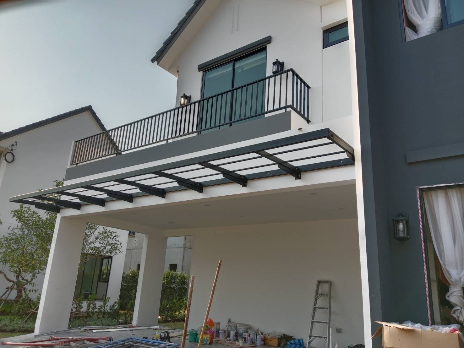 72 - https://หลังคาโรงจอดรถ.com | ช่างเอก บริการรับติดตั้งหลังคาโรงจอดรถครบวงจร ควบคุมงานโดยทีมวิศวกรมืออาชีพ พร้อมออกแบบ 3D ฟรี มีวัสดุหลายชนิดให้เลือก มั่นใจในโครงสร้างแข็งแรง สวยงาม พร้อมของแถมหลายรายการ