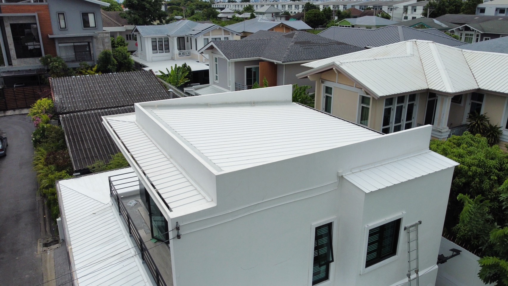 9 - https://หลังคาโรงจอดรถ.com | ช่างเอก บริการรับติดตั้งหลังคาโรงจอดรถครบวงจร ควบคุมงานโดยทีมวิศวกรมืออาชีพ พร้อมออกแบบ 3D ฟรี มีวัสดุหลายชนิดให้เลือก มั่นใจในโครงสร้างแข็งแรง สวยงาม พร้อมของแถมหลายรายการ